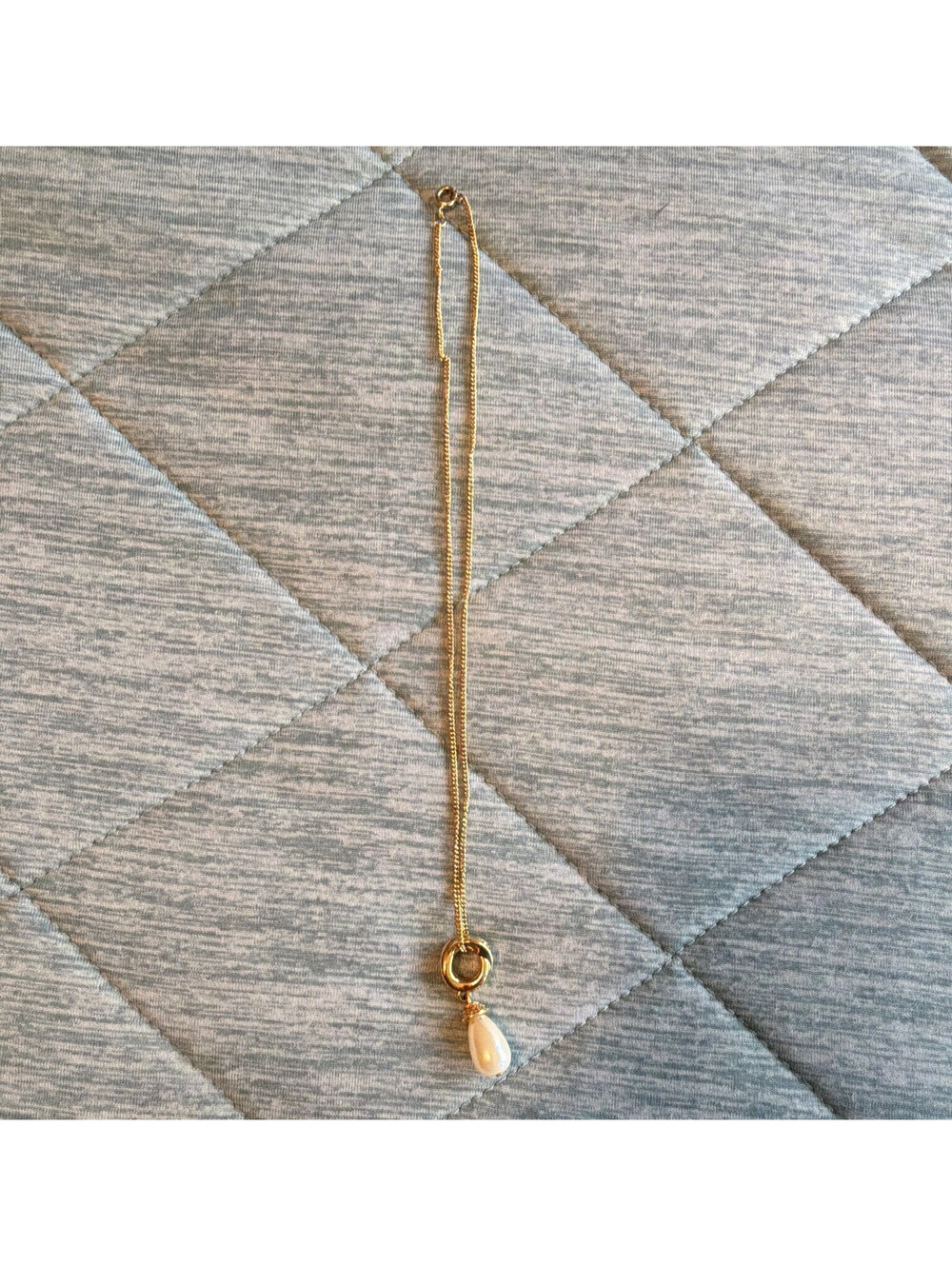 Gold Tone Circle & Faux Pearl Teardrop Pendant Necklace 18” Minimalist Vintage